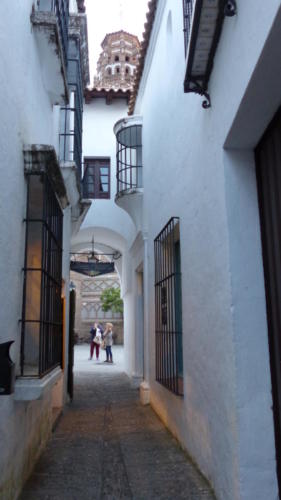 Străduța andaluză din Pueblo Espanyol