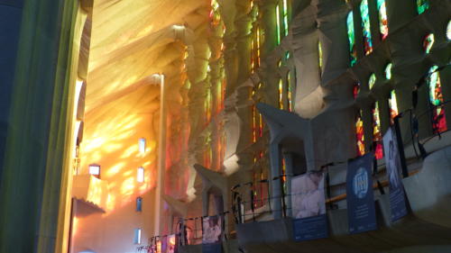 Explozia de culoare din Sagrada Familia