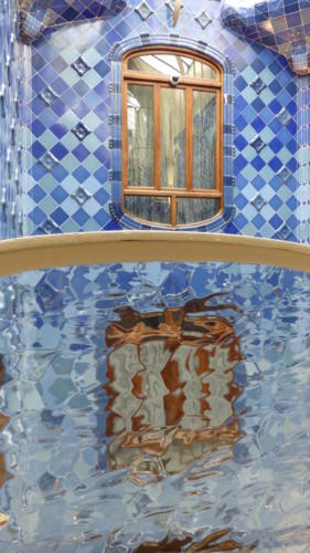 Valurile mării din Casa Batllo