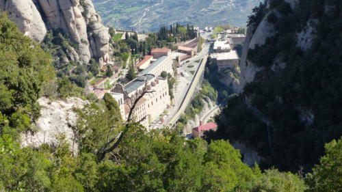 Mănăstirea văzută din funicularul San Joan